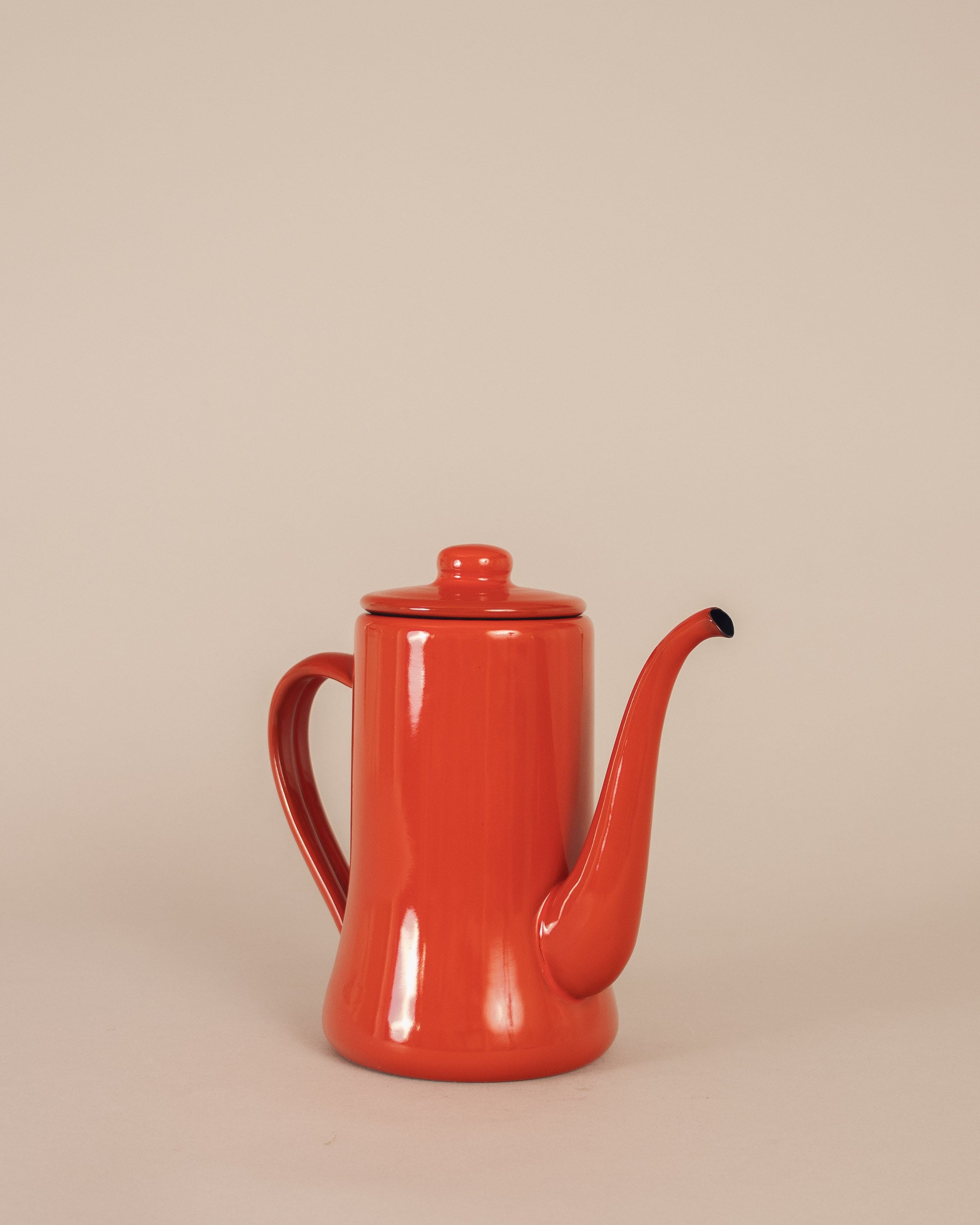 Tsukiusagi Red Slim Teapot - GOOD FRIEND