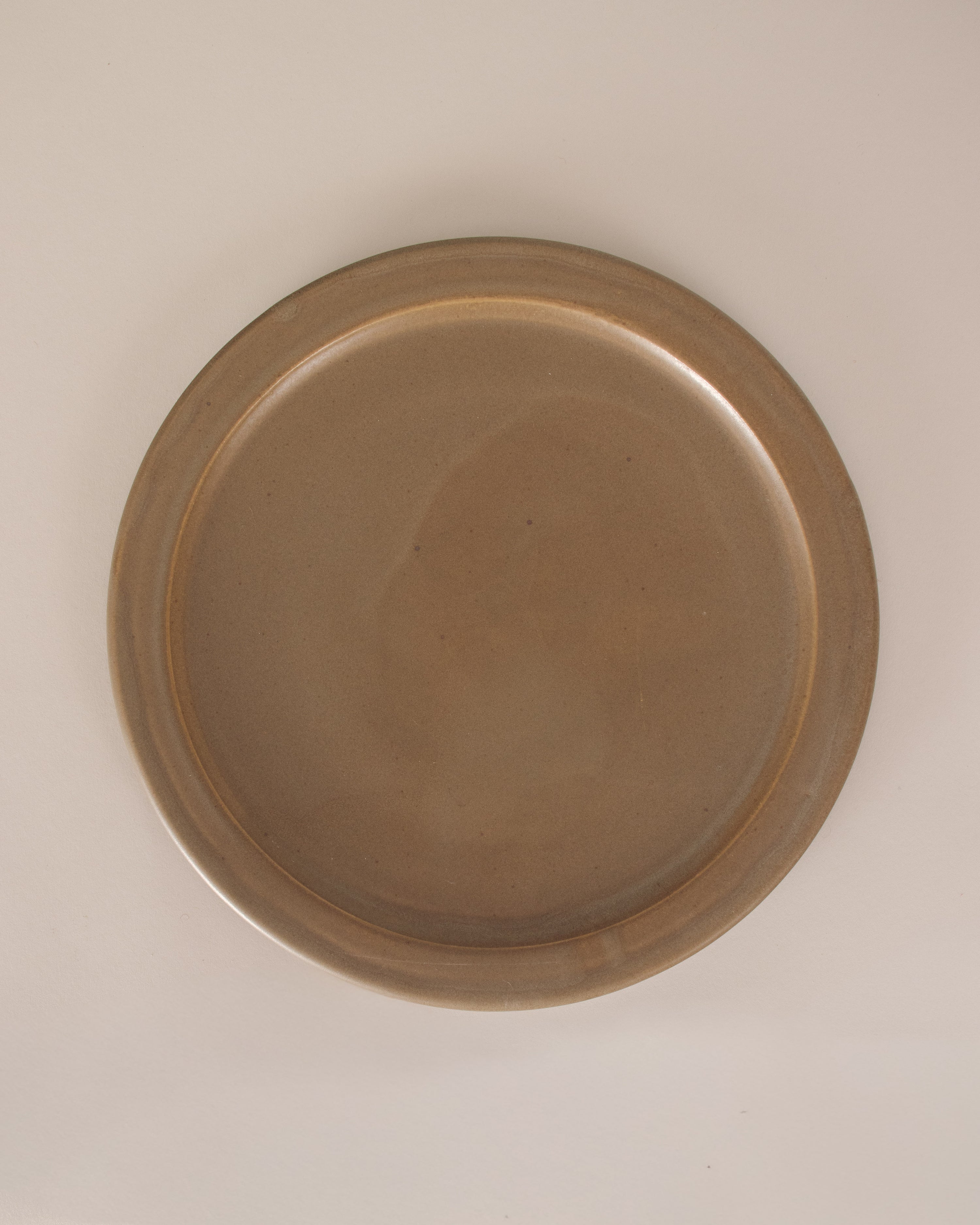 Rimmed Dinner Plate in Bark