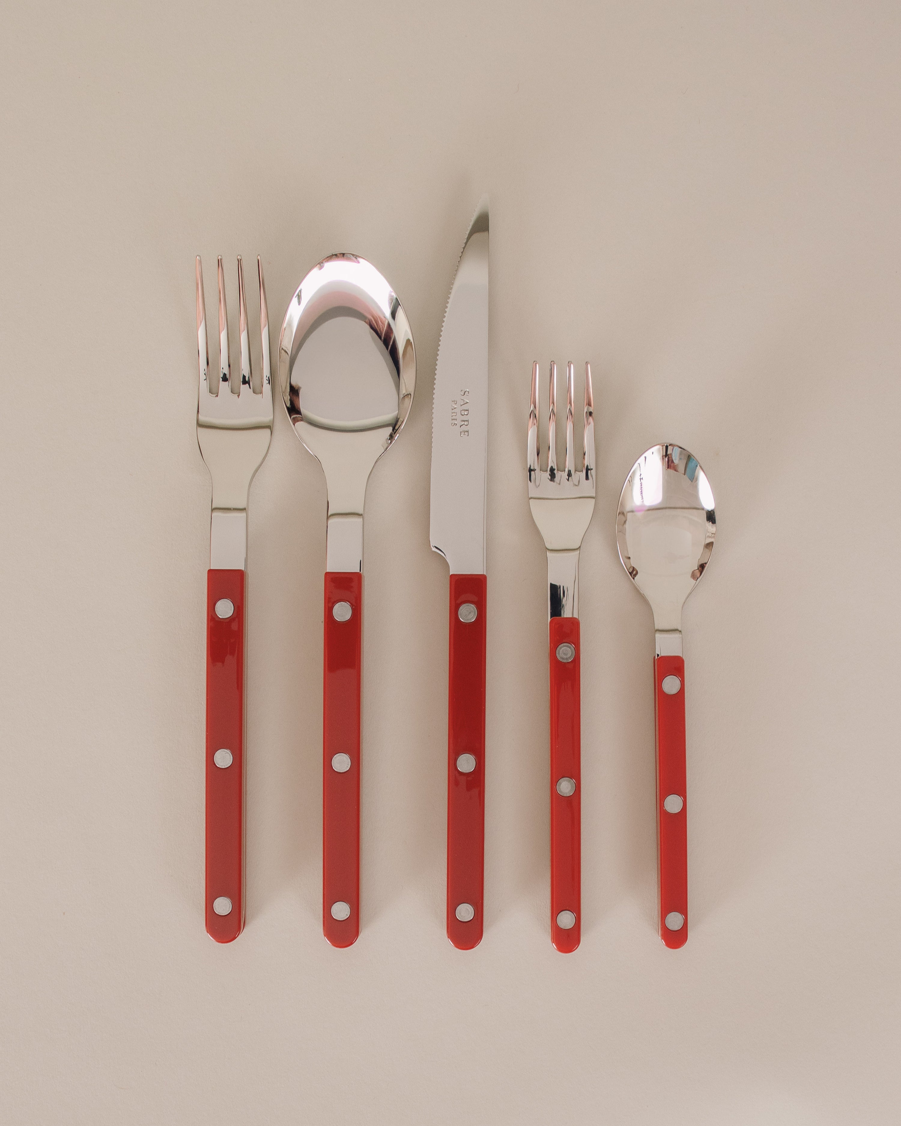 Bistrot Cutlery Set in Burgundy